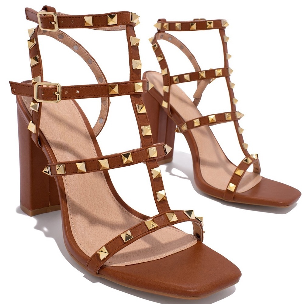 MissLola NWOT - High Block Studded Heel